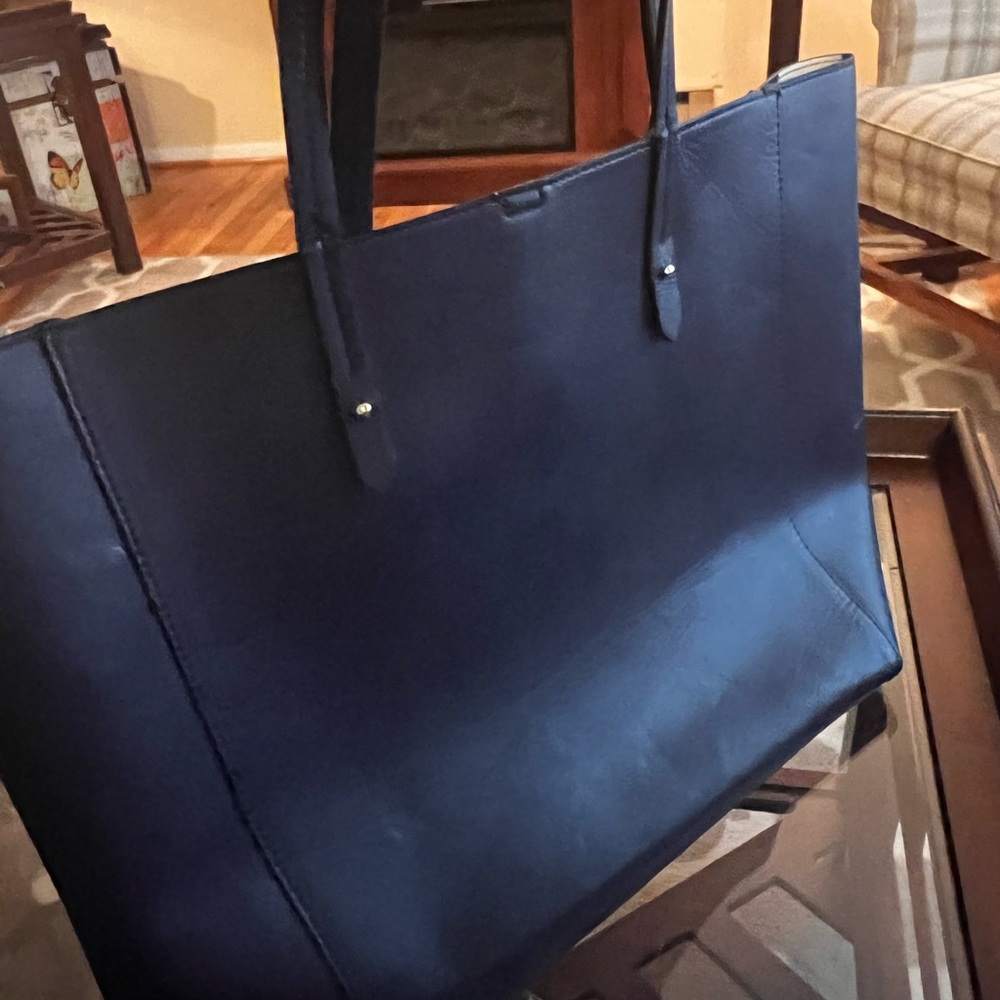 Gap tote